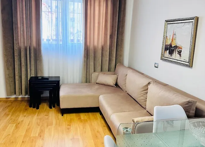 Apartment Soer - Center, Veranda & Comfort Tirana
