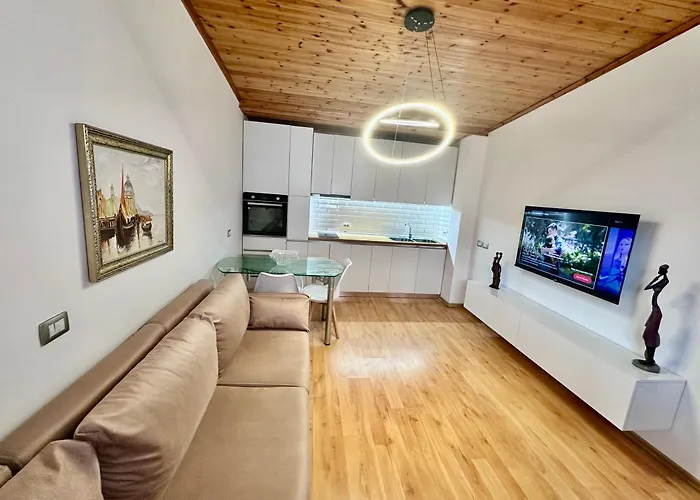 Soer - Center, Veranda & Comfort Appartamento Tirana